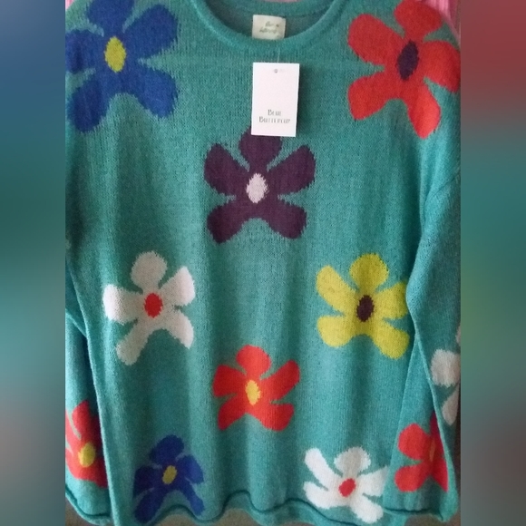 New with tag  groovy flowers sweater size smallby blue buttercup - Picture 2 of 4
